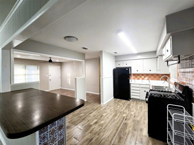 604 E 4th Street, Weatherford, TX 76086