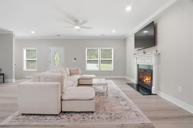 3355 Hillside Drive, Snellville, GA 30078