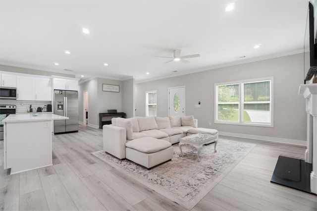 3355 Hillside Drive, Snellville, GA 30078
