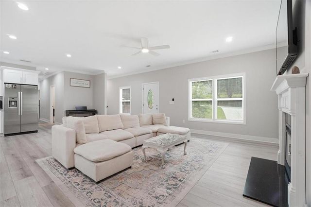 3355 Hillside Drive, Snellville, GA 30078