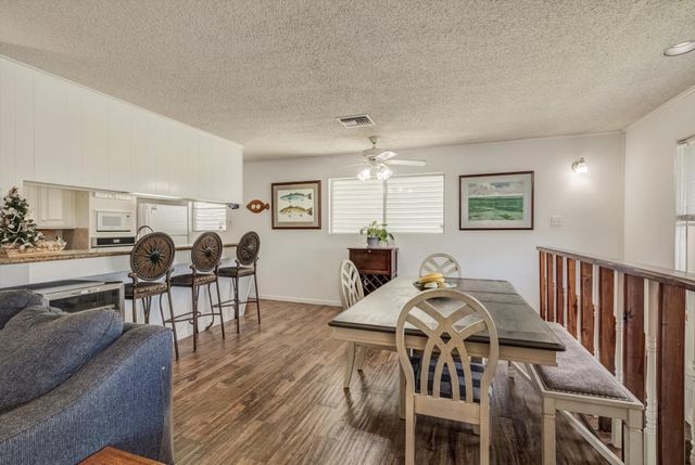 1120 Redfish Street, Bayou Vista, TX 77563