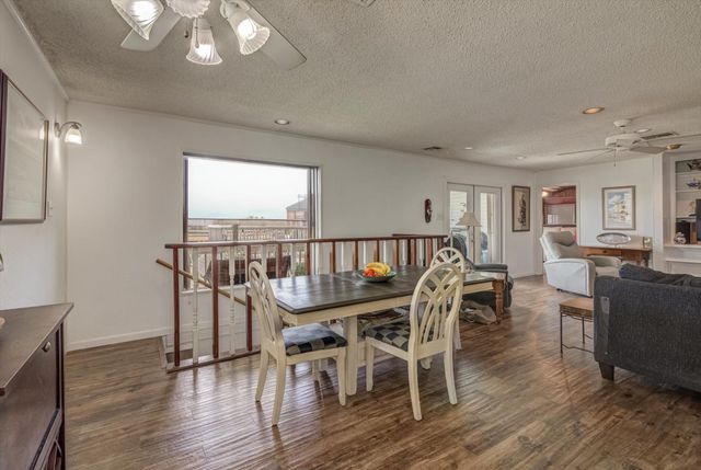 1120 Redfish Street, Bayou Vista, TX 77563