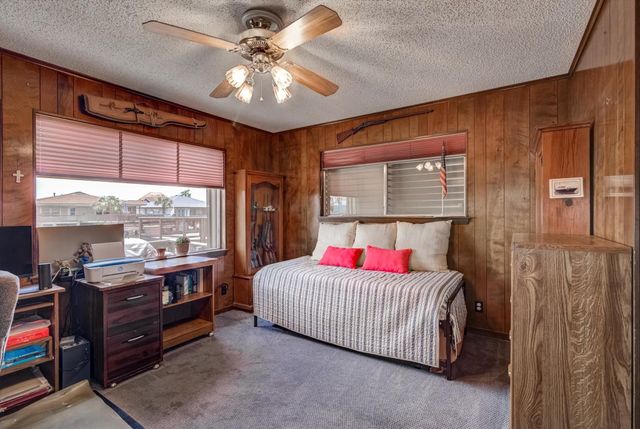 1120 Redfish Street, Bayou Vista, TX 77563