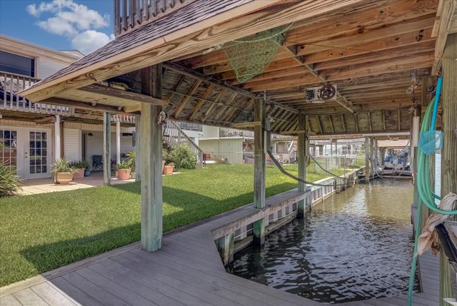 1120 Redfish Street, Bayou Vista, TX 77563