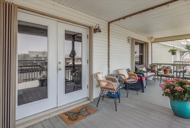 1120 Redfish Street, Bayou Vista, TX 77563