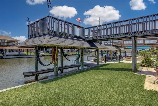 1120 Redfish Street, Bayou Vista, TX 77563