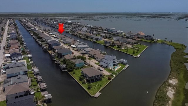 1120 Redfish Street, Bayou Vista, TX 77563