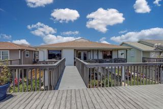 1120 Redfish Street, Bayou Vista, TX 77563