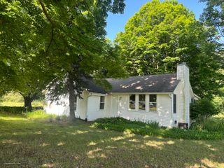 10406 N 300 E, La Porte, IN 46350