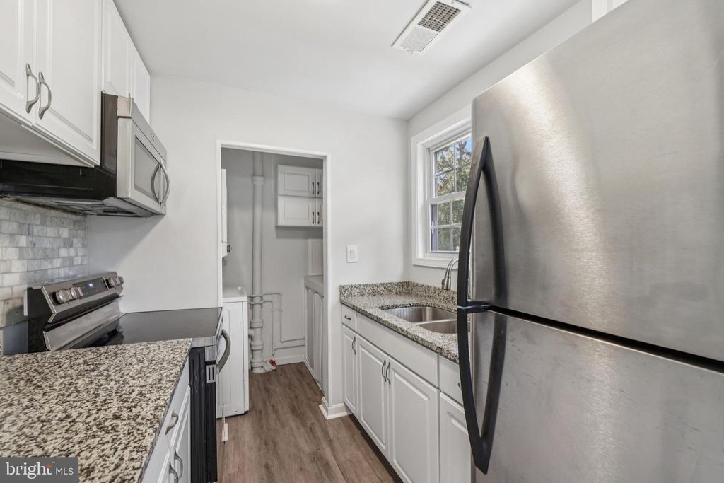 Image 14 of property listing at 1612 LORIMER RD, Glen Burnie, MD 21061