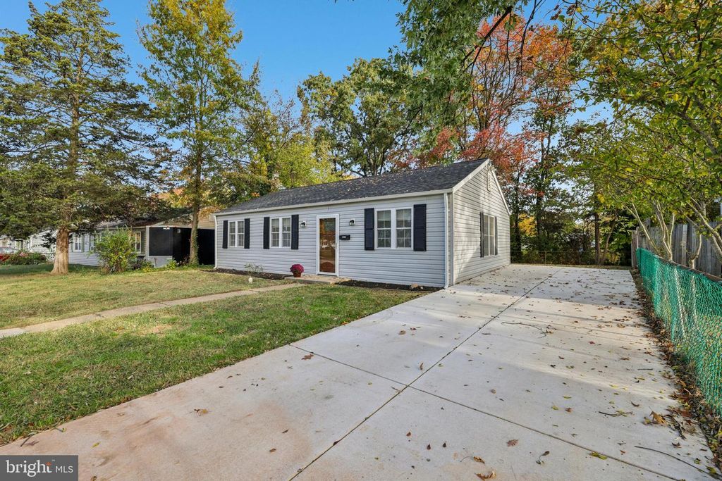 Image 3 of property listing at 1612 LORIMER RD, Glen Burnie, MD 21061