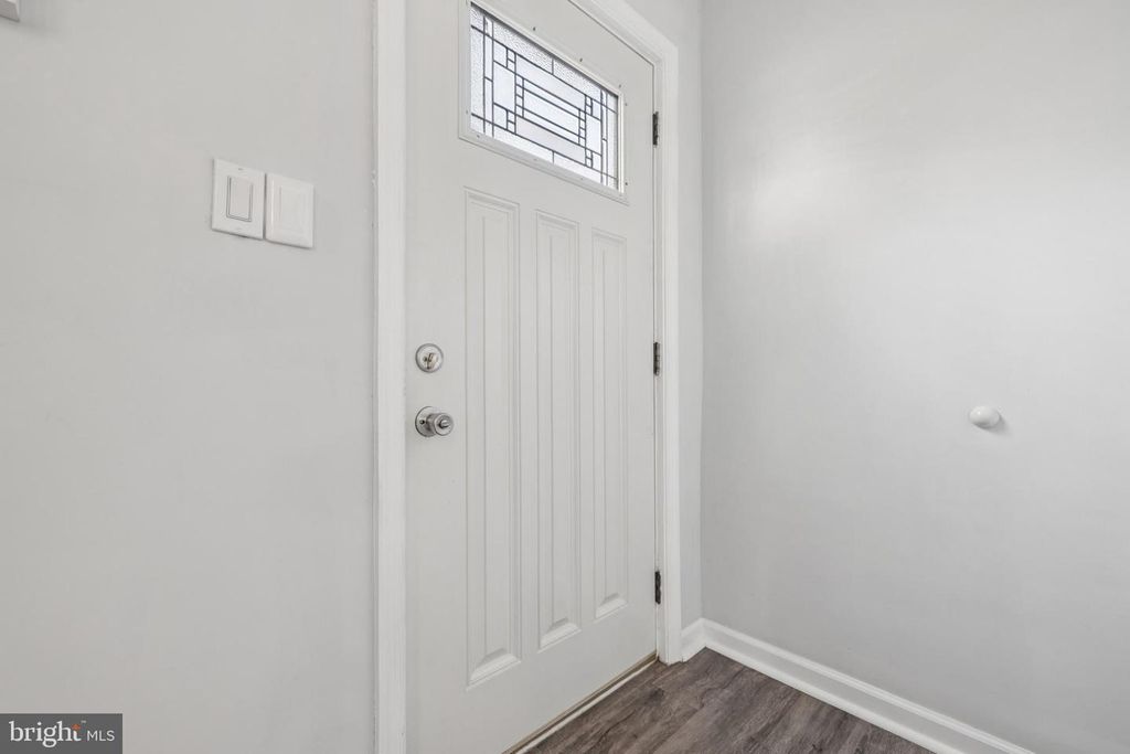 Image 6 of property listing at 1612 LORIMER RD, Glen Burnie, MD 21061