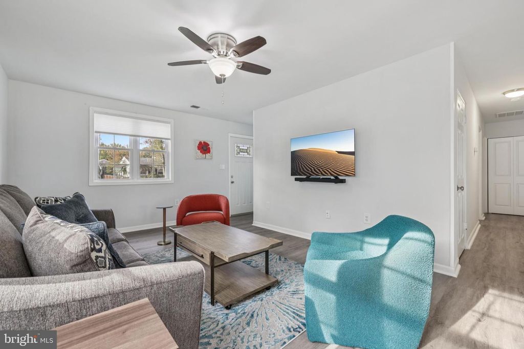 Image 7 of property listing at 1612 LORIMER RD, Glen Burnie, MD 21061