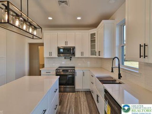 66 Joyce Court, Bangor Boro, PA 18013