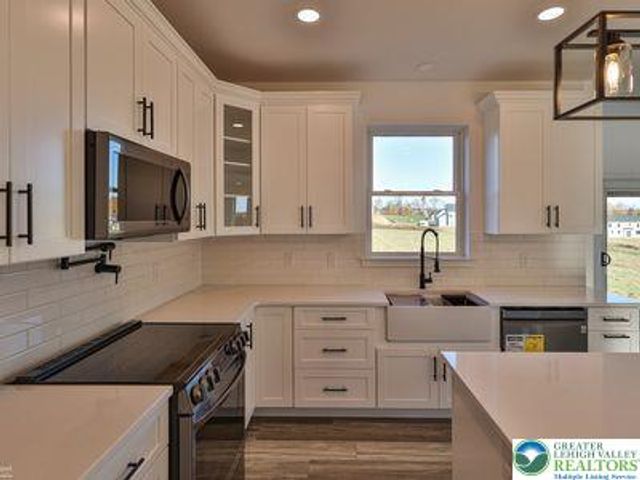 66 Joyce Court, Bangor Boro, PA 18013