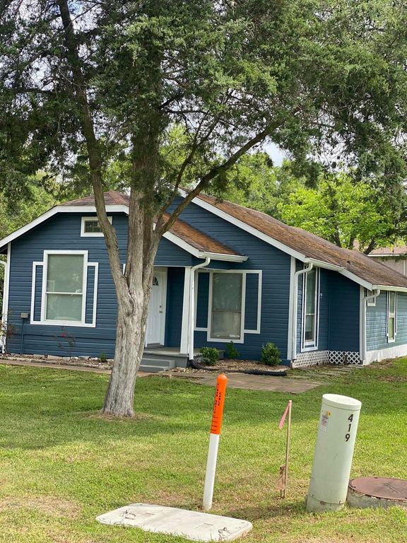 419 S 4th Street, Beasley, TX 77417