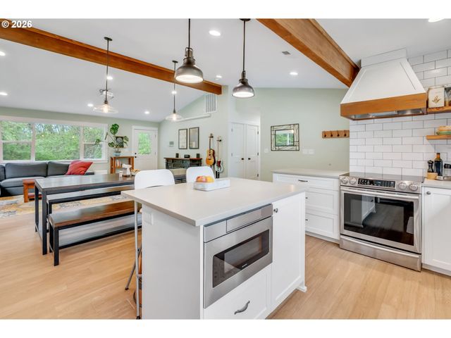 36690 Se YODER Dr, Estacada, OR 97023