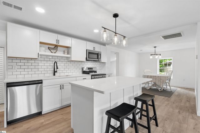 147 Taylor Road, West Union, SC 29696