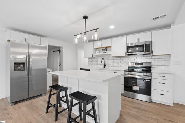 147 Taylor Road, West Union, SC 29696