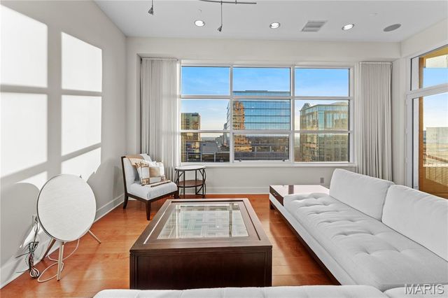 8025 Maryland Avenue 7G, Clayton, MO 63105