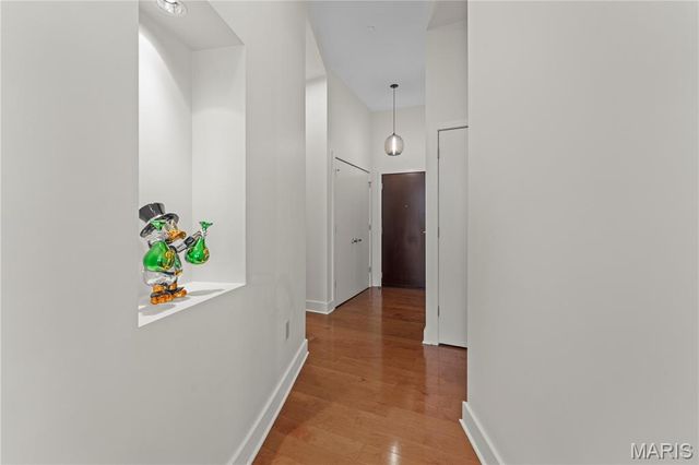 8025 Maryland Avenue 7G, Clayton, MO 63105