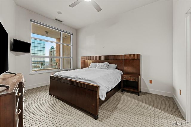 8025 Maryland Avenue 7G, Clayton, MO 63105