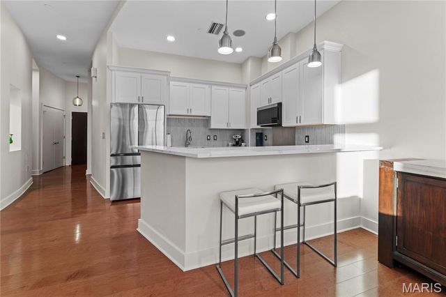 8025 Maryland Avenue 7G, Clayton, MO 63105