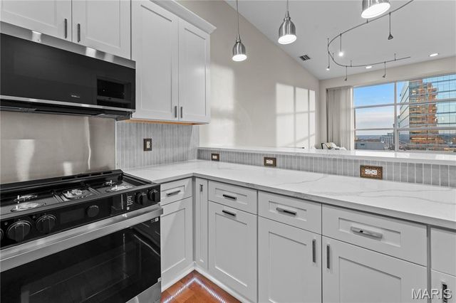 8025 Maryland Avenue 7G, Clayton, MO 63105