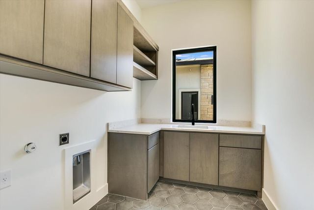121 Azalea Loop, Horseshoe Bay, TX 78657