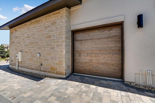 121 Azalea Loop, Horseshoe Bay, TX 78657