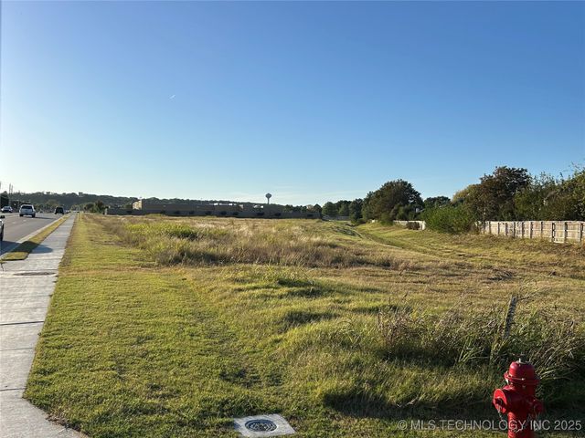 E Albany Street, Broken Arrow, OK 74012