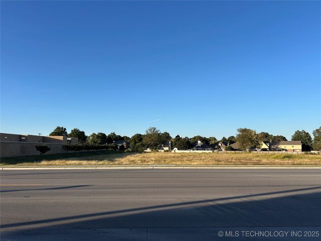 E Albany Street, Broken Arrow, OK 74012