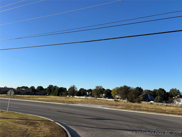 E Albany Street, Broken Arrow, OK 74012