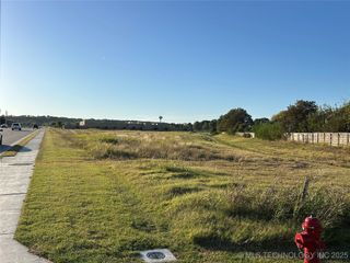 E Albany Street, Broken Arrow, OK 74012