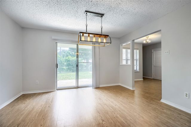 814 Oakbluff Drive, Lancaster, TX 75146