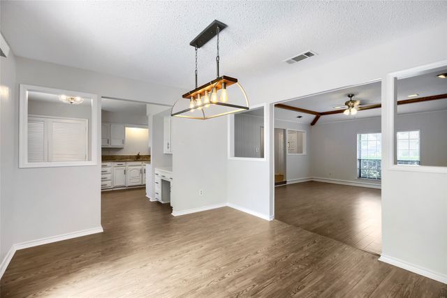 814 Oakbluff Drive, Lancaster, TX 75146