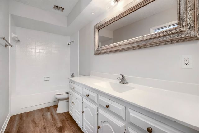 814 Oakbluff Drive, Lancaster, TX 75146