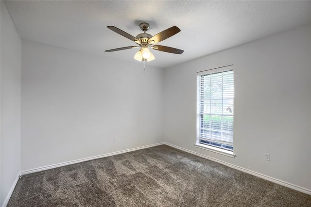 814 Oakbluff Drive, Lancaster, TX 75146