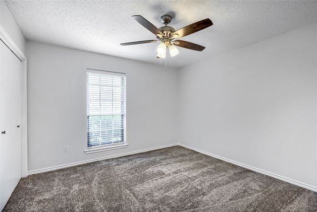 814 Oakbluff Drive, Lancaster, TX 75146