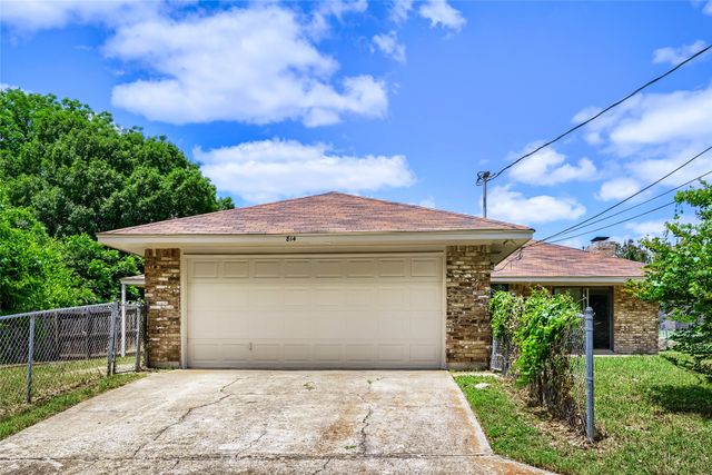 814 Oakbluff Drive, Lancaster, TX 75146