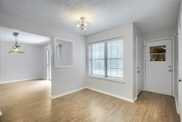 814 Oakbluff Drive, Lancaster, TX 75146