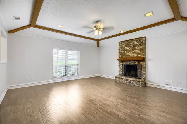 814 Oakbluff Drive, Lancaster, TX 75146
