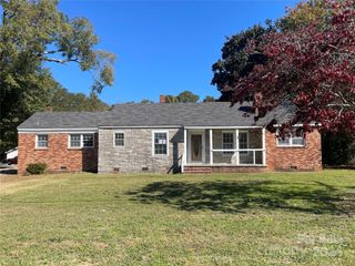 223 Chester Avenue, Great Falls, SC 29055