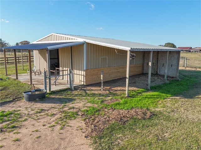 26752 Nelson Road, Hempstead, TX 77445