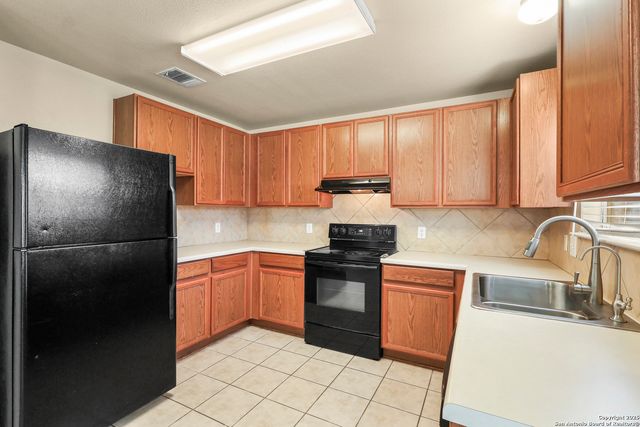 4919 Sunset Bluff, San Antonio, TX 78244