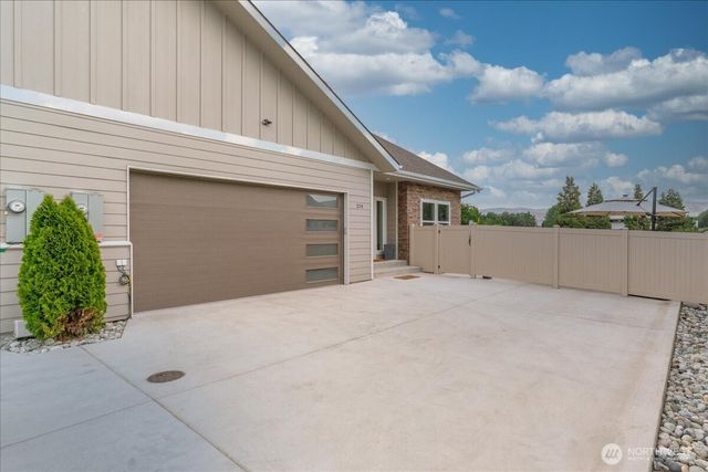 214 Solomon Loop NW, East Wenatchee, WA 98802