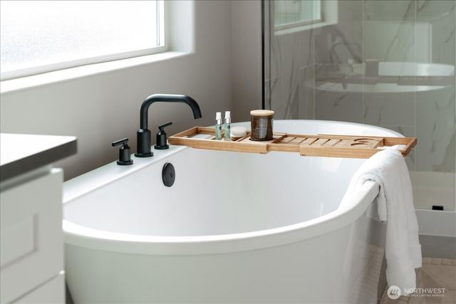 214 Solomon Loop NW, East Wenatchee, WA 98802