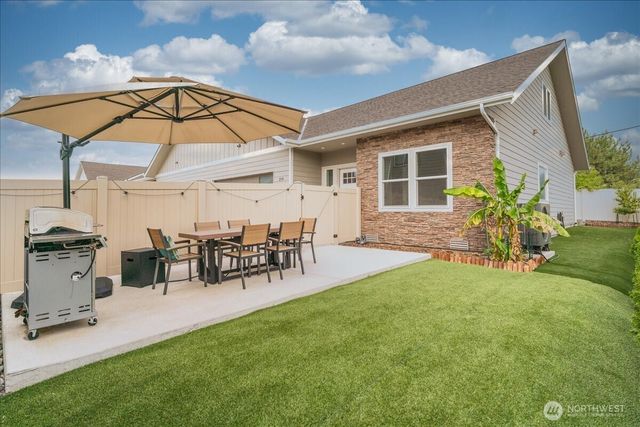 214 Solomon Loop NW, East Wenatchee, WA 98802