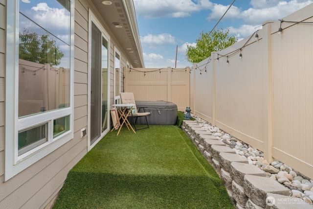 214 Solomon Loop NW, East Wenatchee, WA 98802