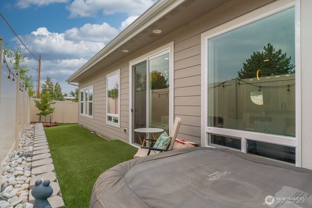 214 Solomon Loop NW, East Wenatchee, WA 98802